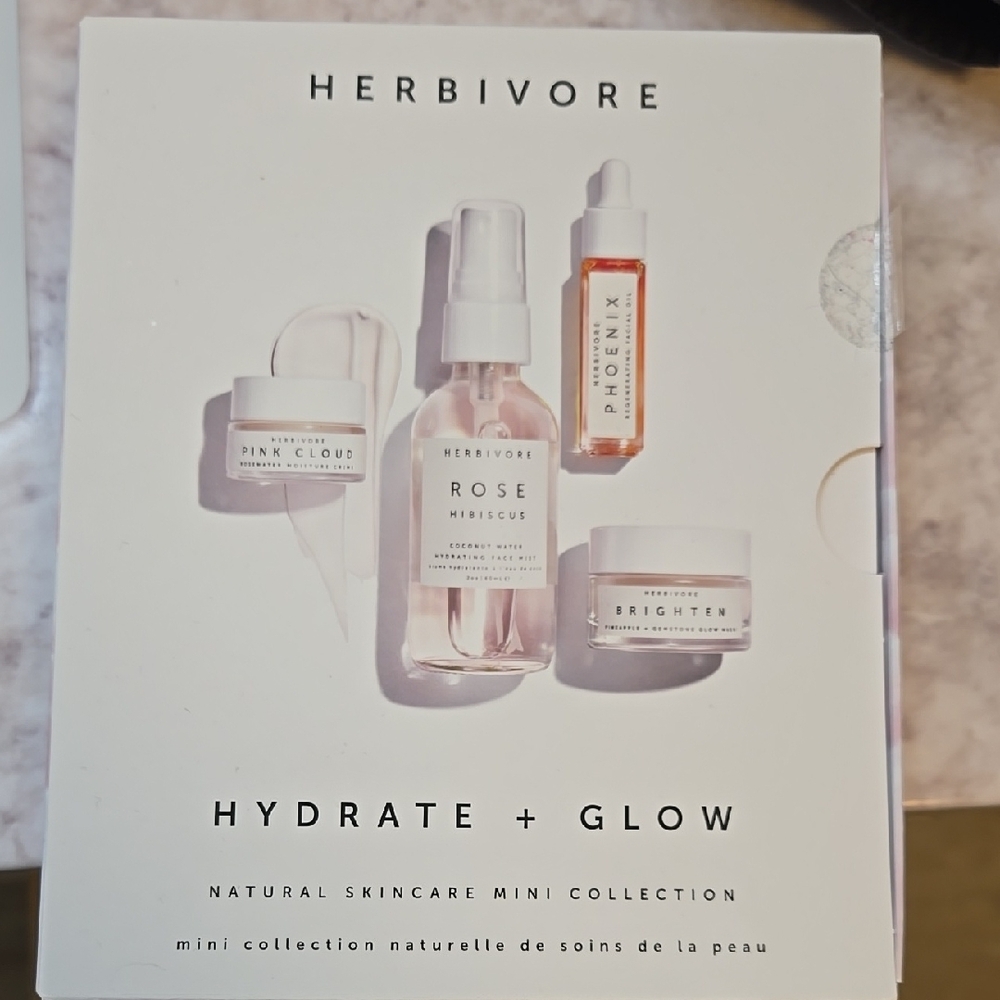 Hydrate + Glow Skincare Mini Collection - Pink and White